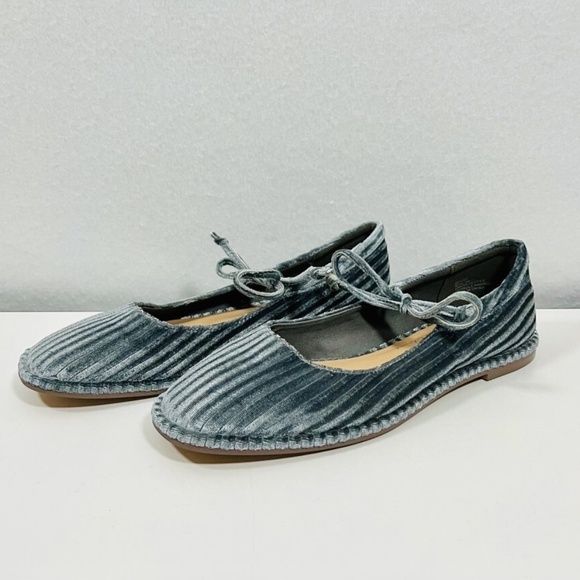 Coconuts by Matisse Gerry Ballet Flats Textured Velvet Stone Women's Size 8 - Picture 1 of 8